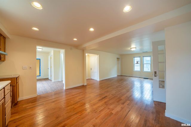 811 EDWARD Street, Henry, IL 61537