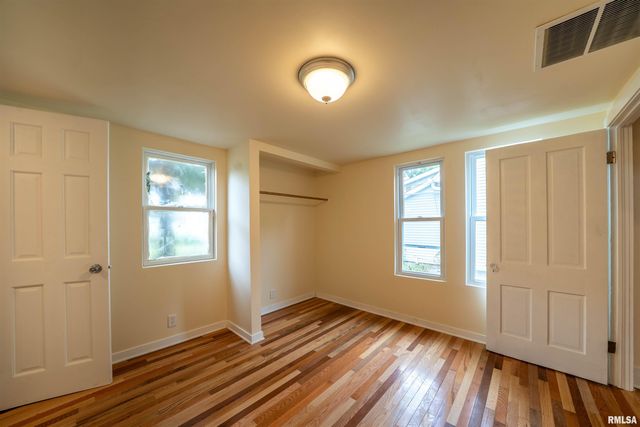 811 EDWARD Street, Henry, IL 61537