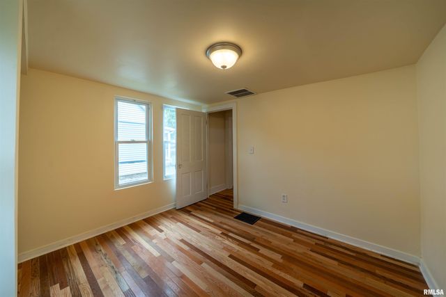 811 EDWARD Street, Henry, IL 61537