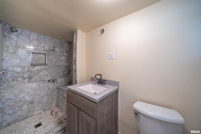 811 EDWARD Street, Henry, IL 61537