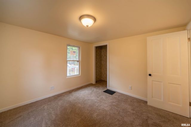 811 EDWARD Street, Henry, IL 61537