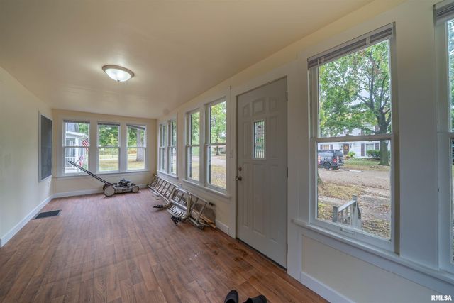 811 EDWARD Street, Henry, IL 61537