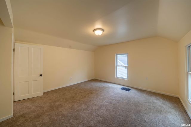 811 EDWARD Street, Henry, IL 61537