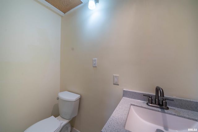 811 EDWARD Street, Henry, IL 61537