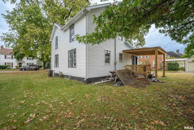 811 EDWARD Street, Henry, IL 61537