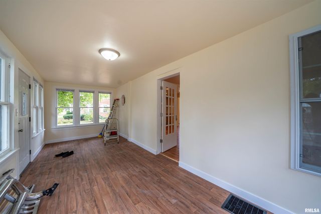 811 EDWARD Street, Henry, IL 61537