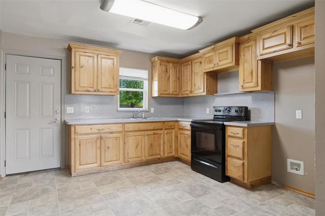 7623 McGee Street, Oklahoma City, OK 73169