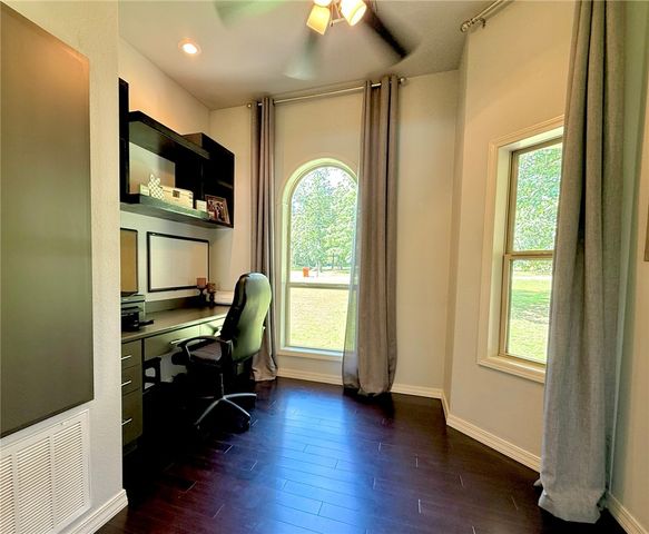 233 Seminole Trail, Russellville, AR 72802