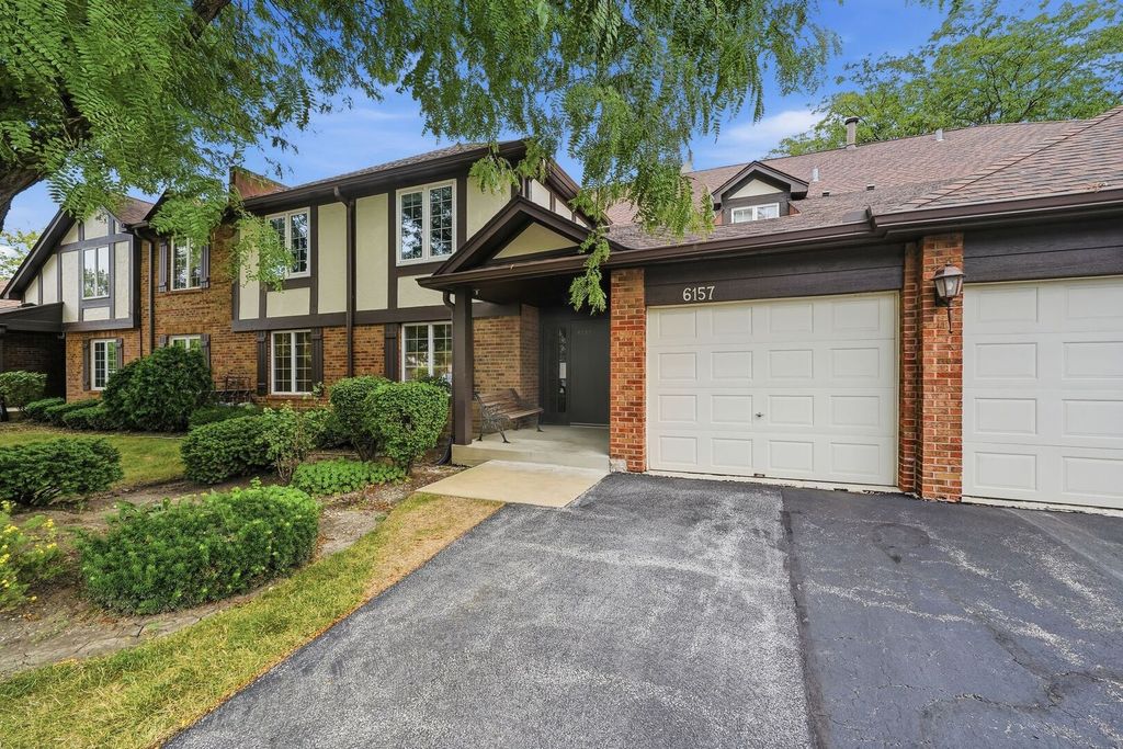6157 Willowhill Road D, Willowbrook, IL 60527 — photo 2