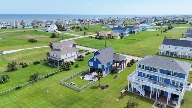 18115 Shaman Drive, Galveston, TX 77554