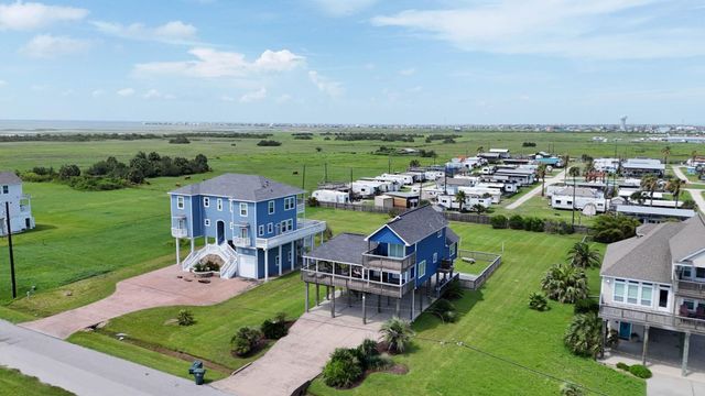 18115 Shaman Drive, Galveston, TX 77554