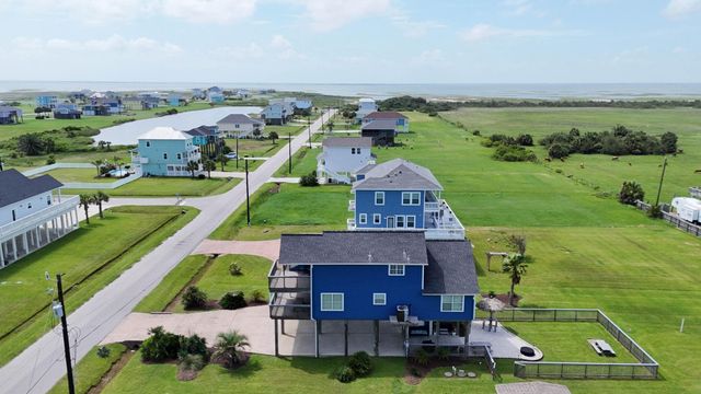 18115 Shaman Drive, Galveston, TX 77554