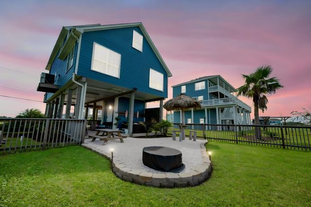 18115 Shaman Drive, Galveston, TX 77554