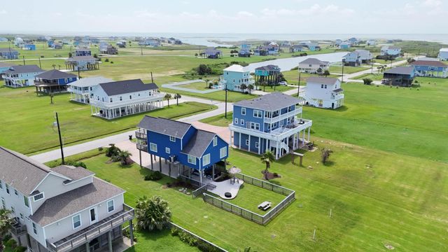 18115 Shaman Drive, Galveston, TX 77554