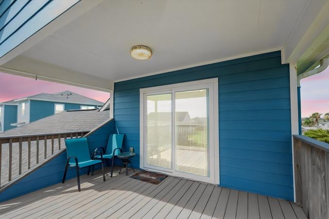18115 Shaman Drive, Galveston, TX 77554