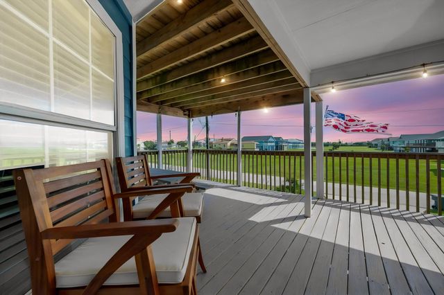18115 Shaman Drive, Galveston, TX 77554
