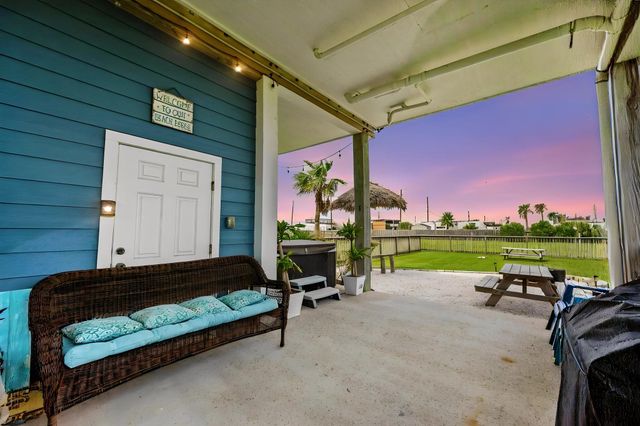 18115 Shaman Drive, Galveston, TX 77554