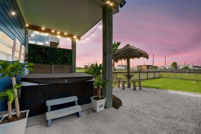 18115 Shaman Drive, Galveston, TX 77554