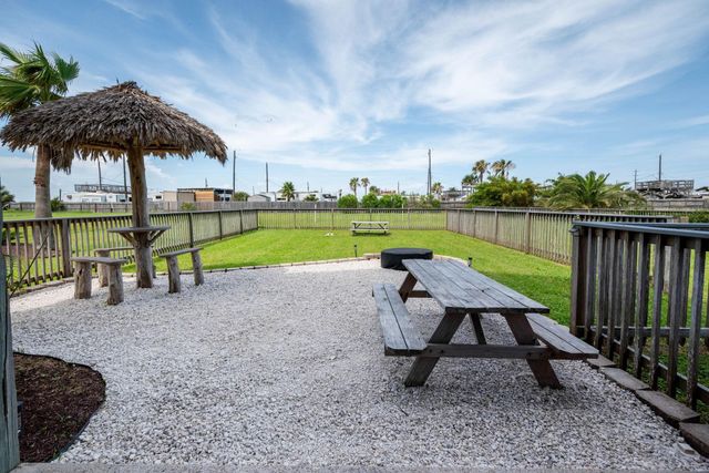 18115 Shaman Drive, Galveston, TX 77554