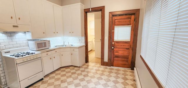 226 College Avenue NE, Grand Rapids, MI 49503