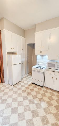 226 College Avenue NE, Grand Rapids, MI 49503