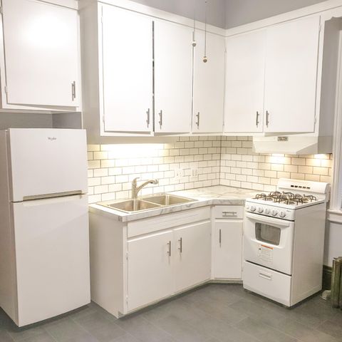 226 College Avenue NE, Grand Rapids, MI 49503