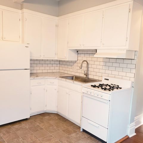 226 College Avenue NE, Grand Rapids, MI 49503