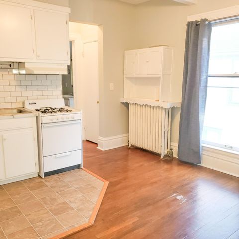 226 College Avenue NE, Grand Rapids, MI 49503