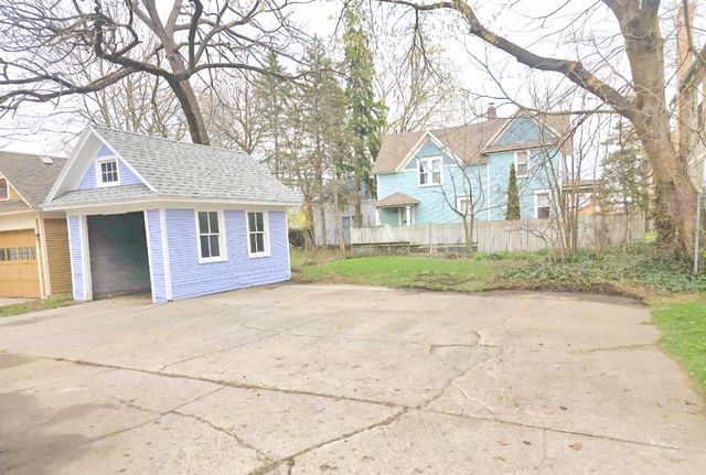 226 College Avenue NE, Grand Rapids, MI 49503