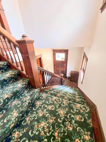 226 College Avenue NE, Grand Rapids, MI 49503