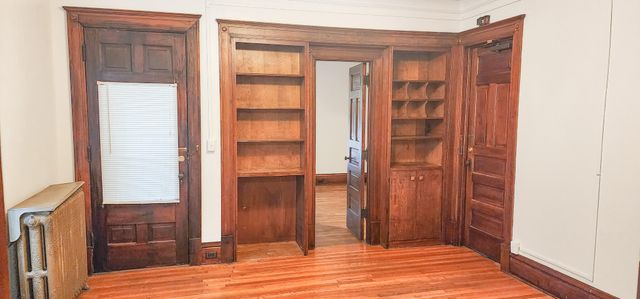 226 College Avenue NE, Grand Rapids, MI 49503