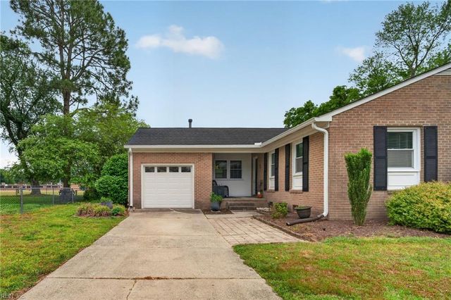 108 Schooner DR, Newport News, VA 23602