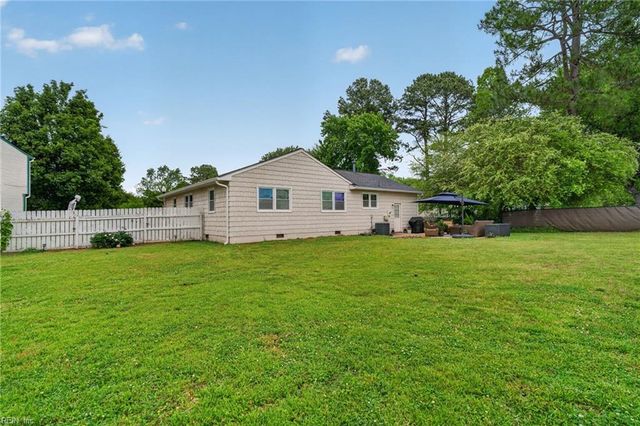 108 Schooner DR, Newport News, VA 23602