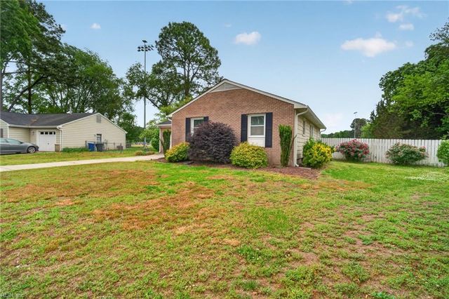 108 Schooner DR, Newport News, VA 23602
