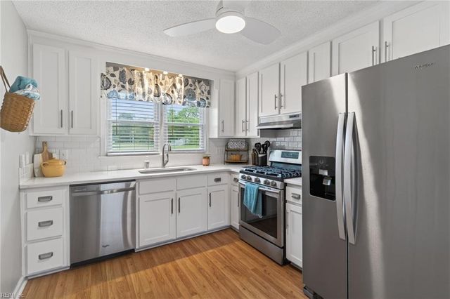 108 Schooner DR, Newport News, VA 23602