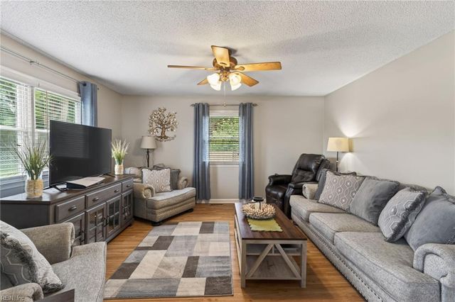 108 Schooner DR, Newport News, VA 23602