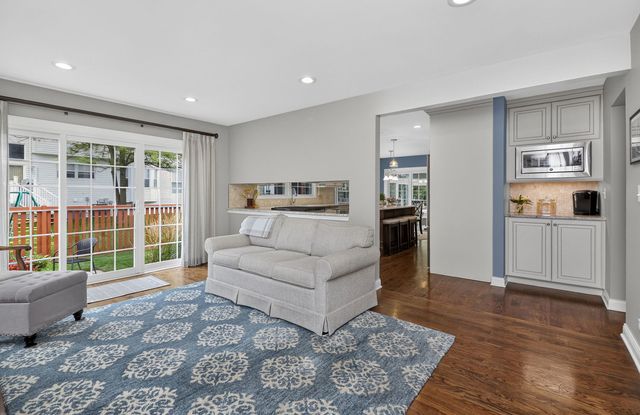 0N651 Alta Lane, Winfield, IL 60190