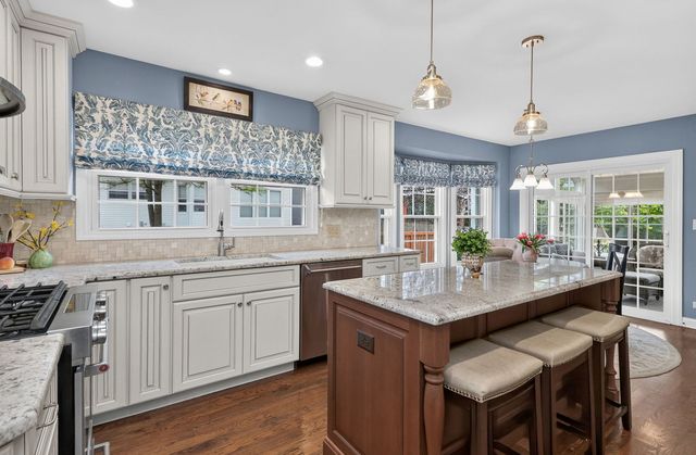 0N651 Alta Lane, Winfield, IL 60190