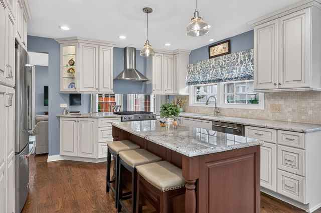 0N651 Alta Lane, Winfield, IL 60190