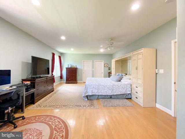 1947 FAY PL, Falls Church, VA 22043