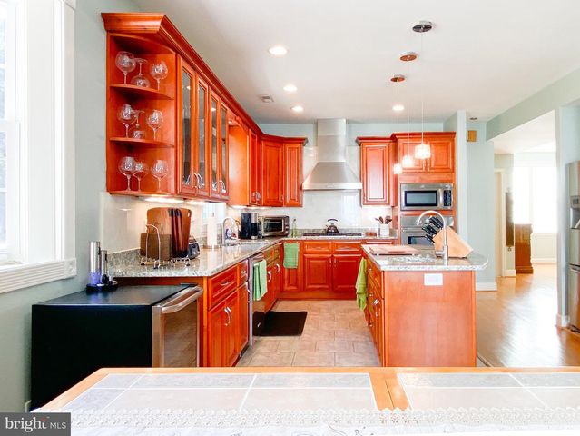 1947 FAY PL, Falls Church, VA 22043