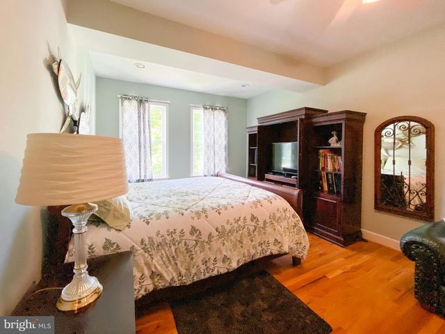 1947 FAY PL, Falls Church, VA 22043