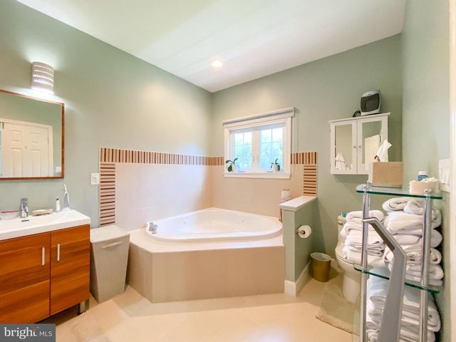 1947 FAY PL, Falls Church, VA 22043