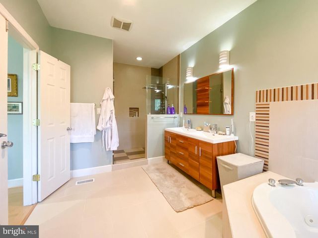 1947 FAY PL, Falls Church, VA 22043