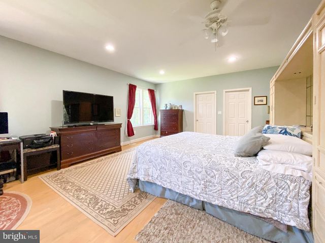1947 FAY PL, Falls Church, VA 22043