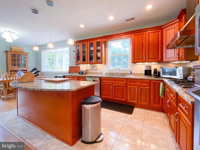1947 FAY PL, Falls Church, VA 22043