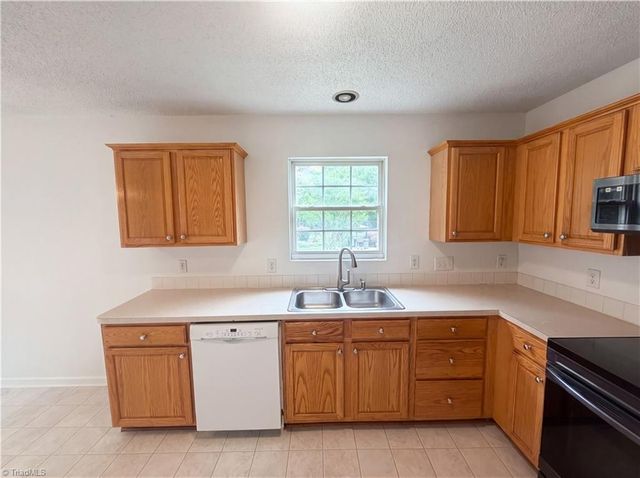 115 Single Leaf Court, Winston-salem, NC 27105