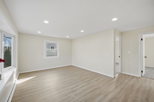 91 Norman St, Chicopee, MA 01013