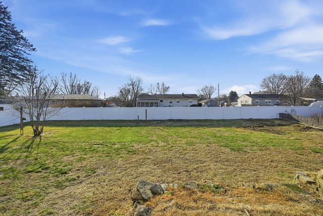 91 Norman St, Chicopee, MA 01013