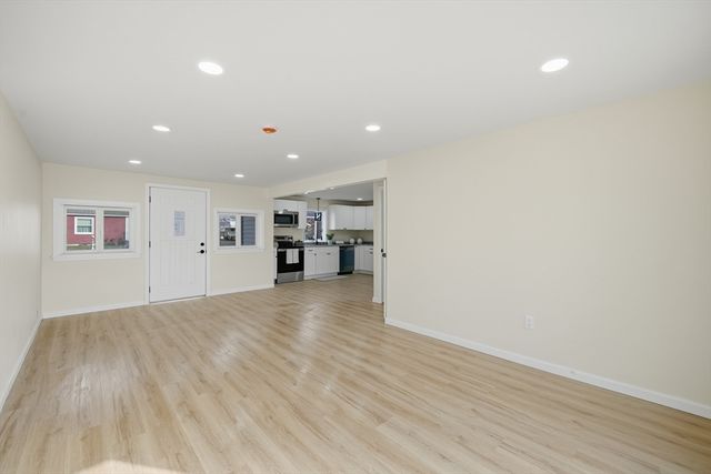 91 Norman St, Chicopee, MA 01013